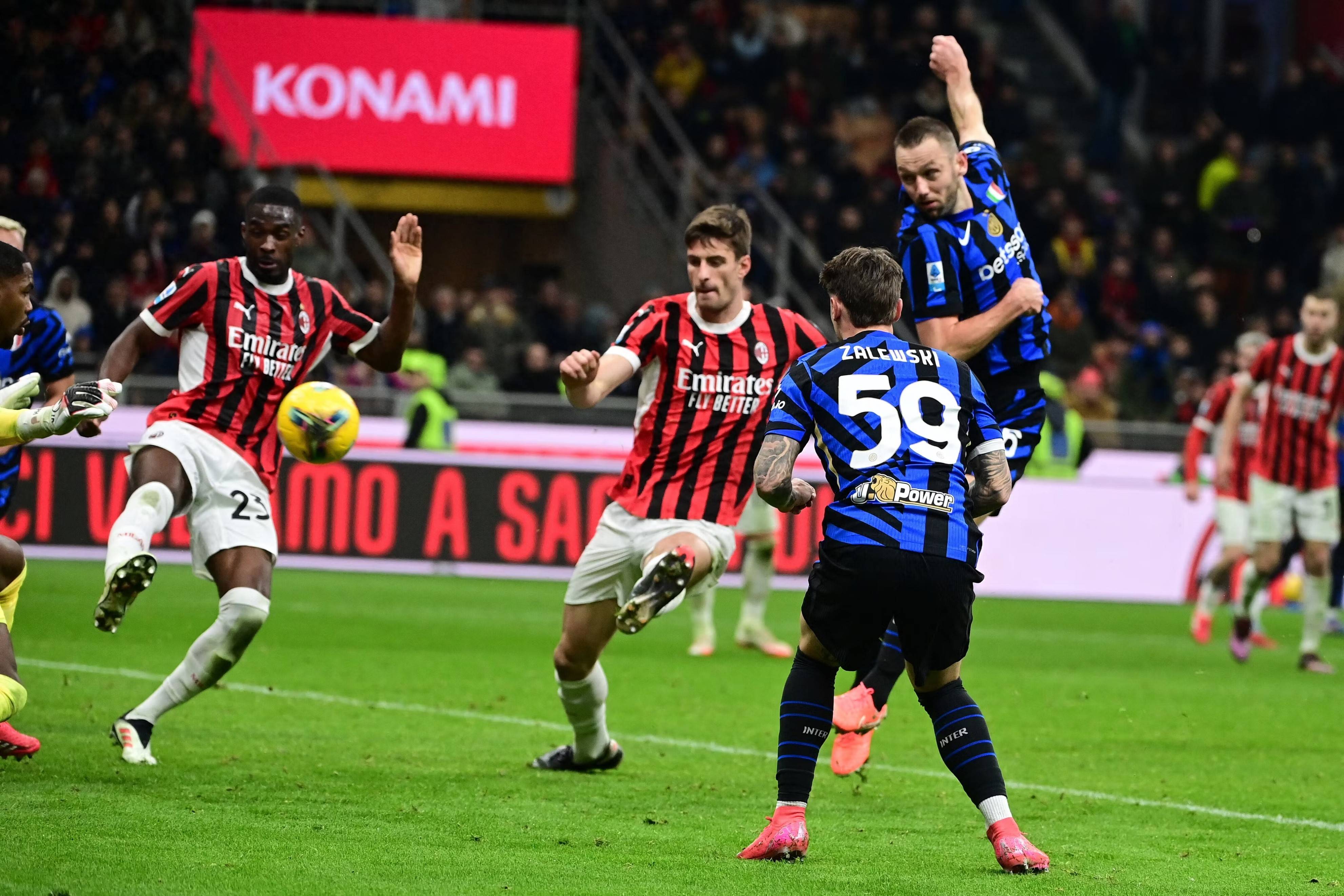 包含切尔西险胜莱比锡，德布劳内补时绝平西甲的词条