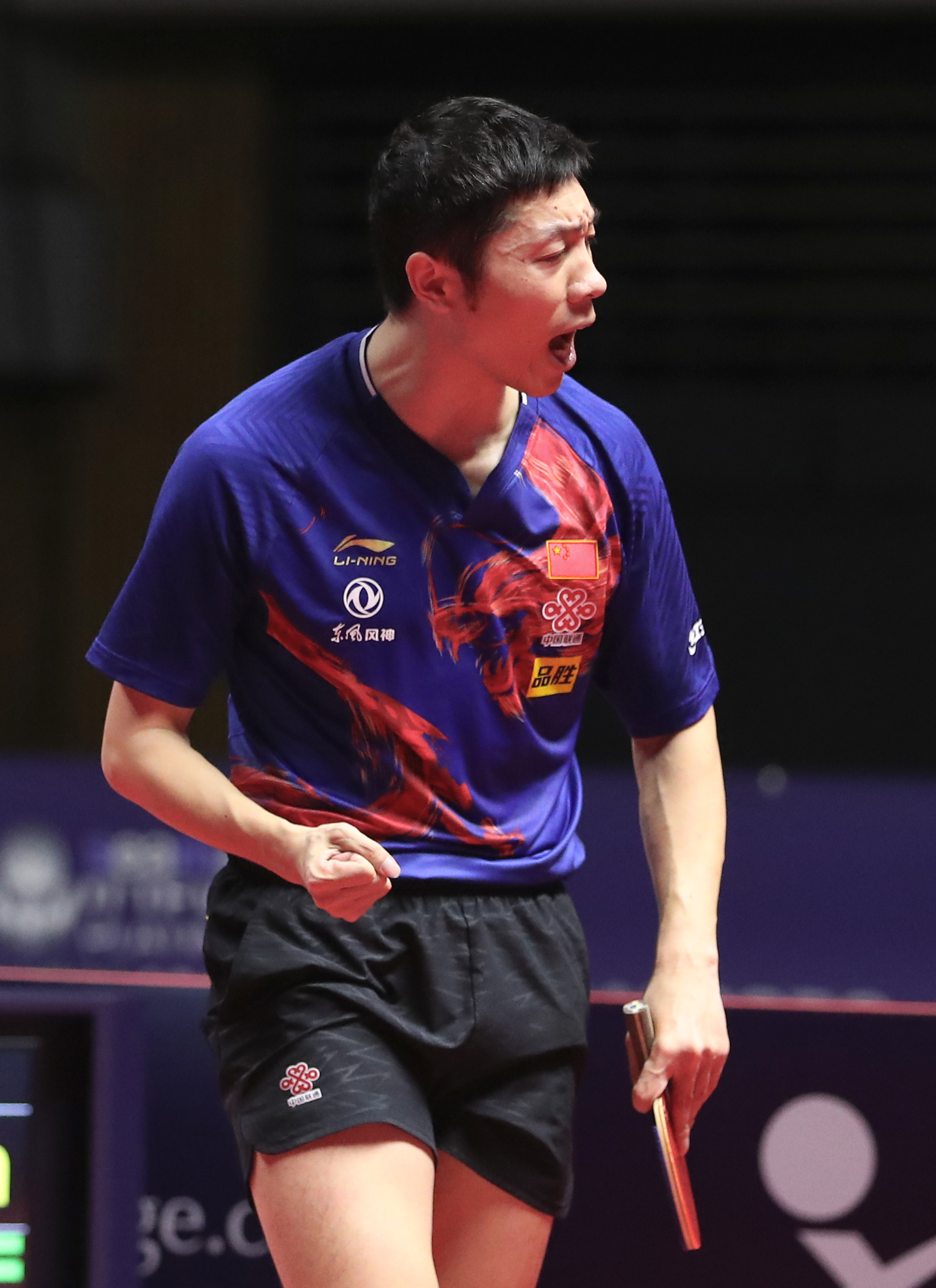 中国乒乓球队碾压英国乒乓球队，许昕惊艳世界