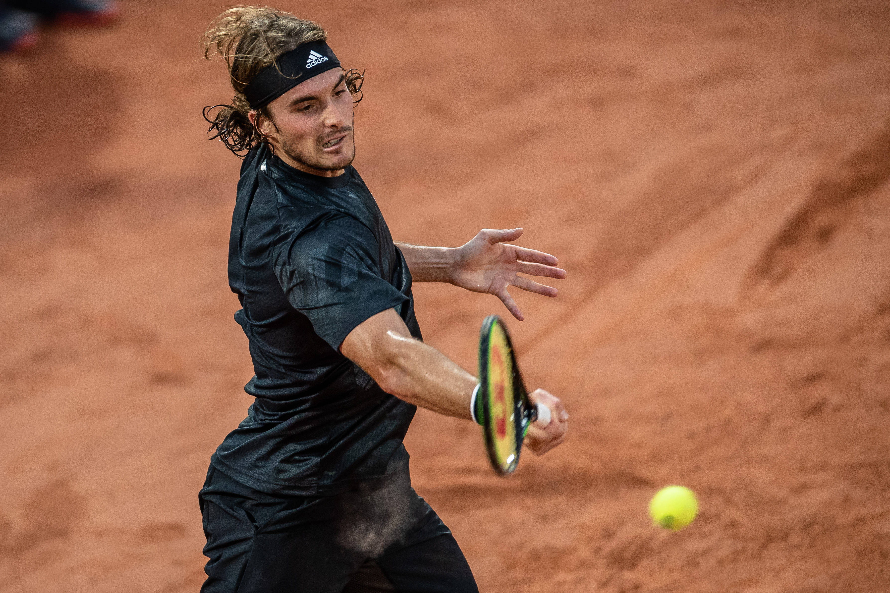 法国网球队鏖战意大利网球队,西西帕斯绝境逆转 法国网球队鏖战意大利网球队,西西帕斯绝境逆转